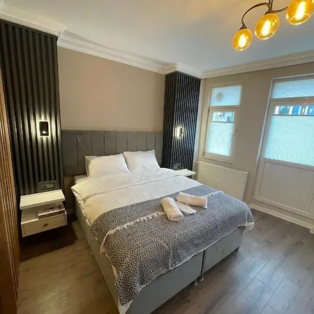 Golden Arrow Suites *