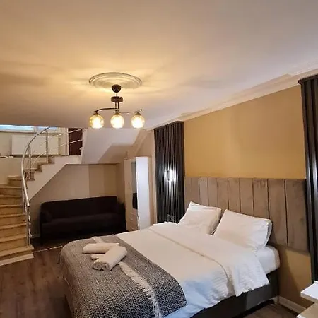 Golden Arrow Suites