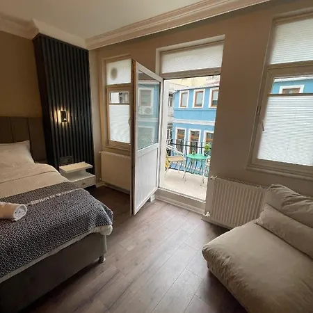 Golden Arrow Suites